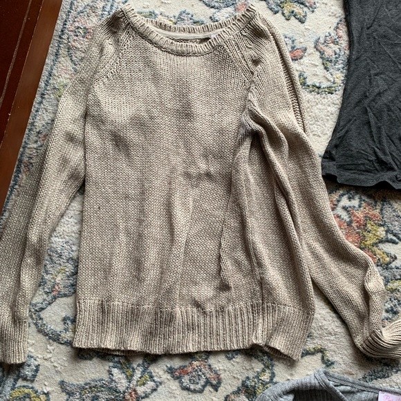 Women’s Clothing Lot - Size Small - Picture 9 of 16